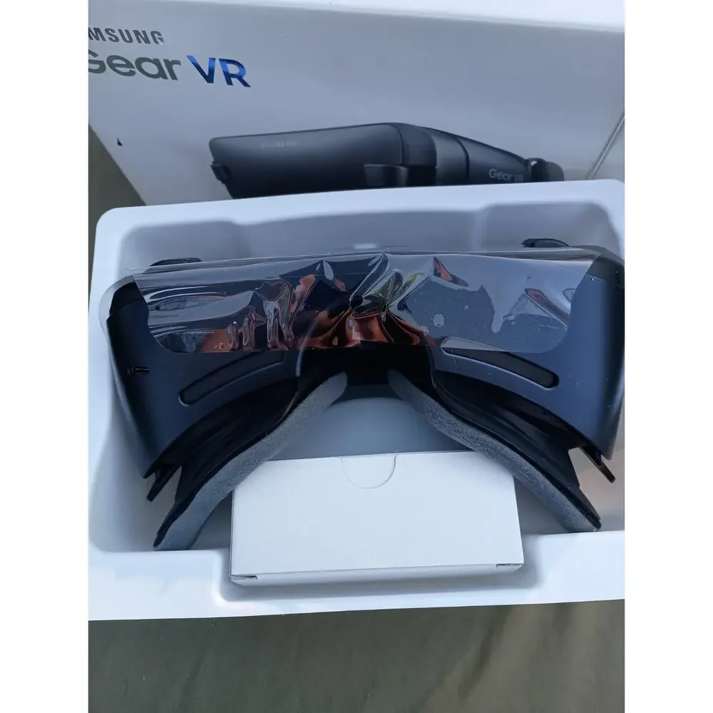 Samsung Gear VR SM-R323 Virtual Reality Headset USB-C Galaxy S6 S7 Edge Note 5